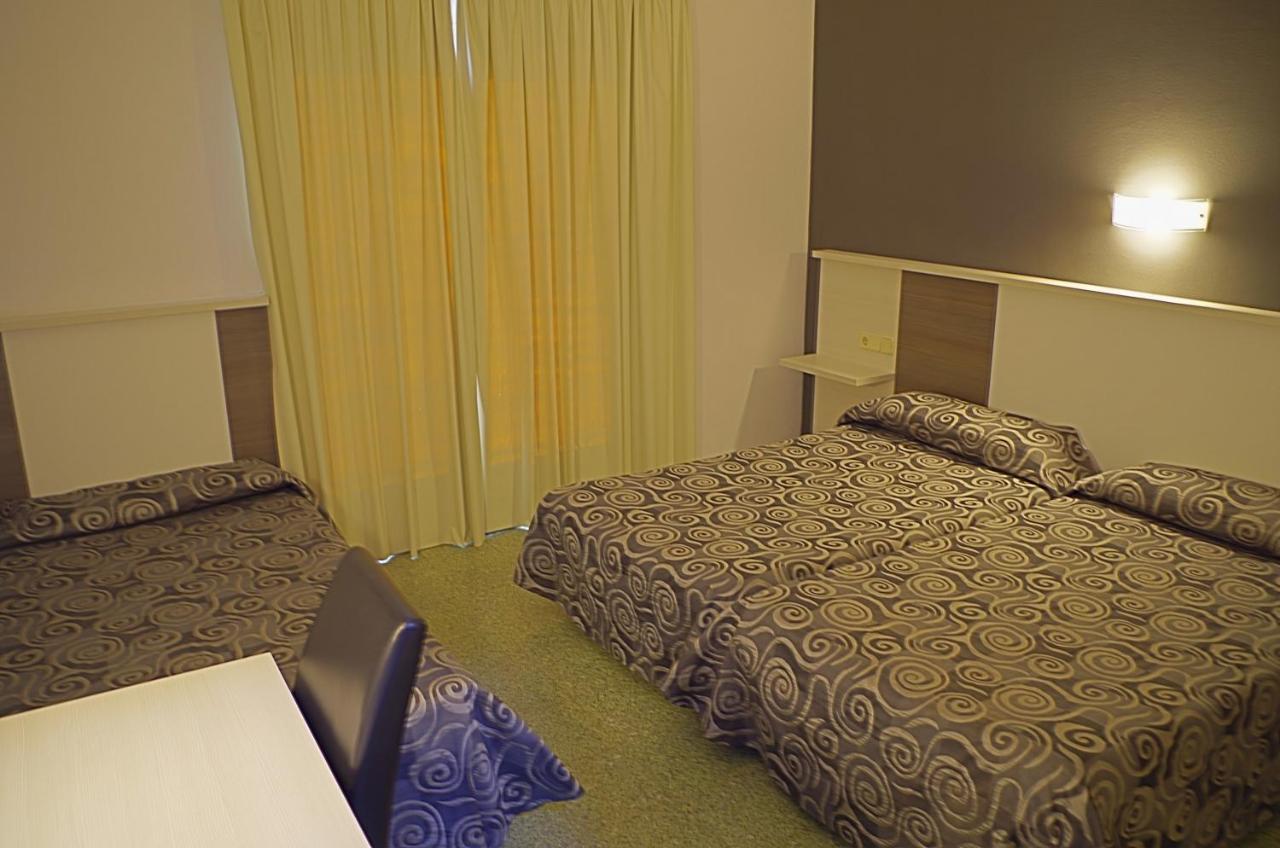 Hotel La Masia Pont de Molins Ngoại thất bức ảnh